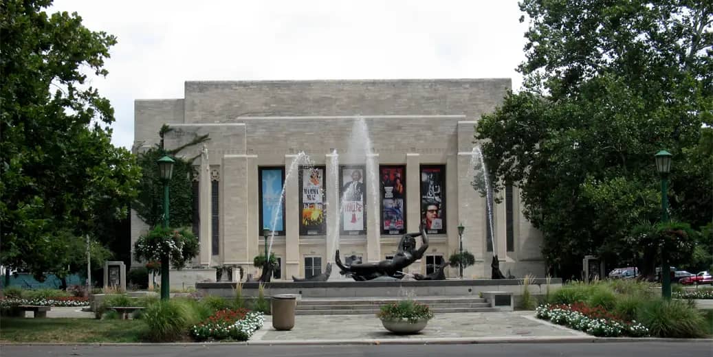 Indiana University-Bloomington campus — IUB-Showalter Fountain